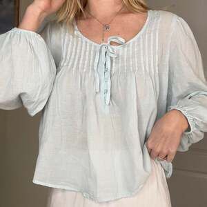 American Eagle Pleated Balloon Sleeve Babydoll Blouse